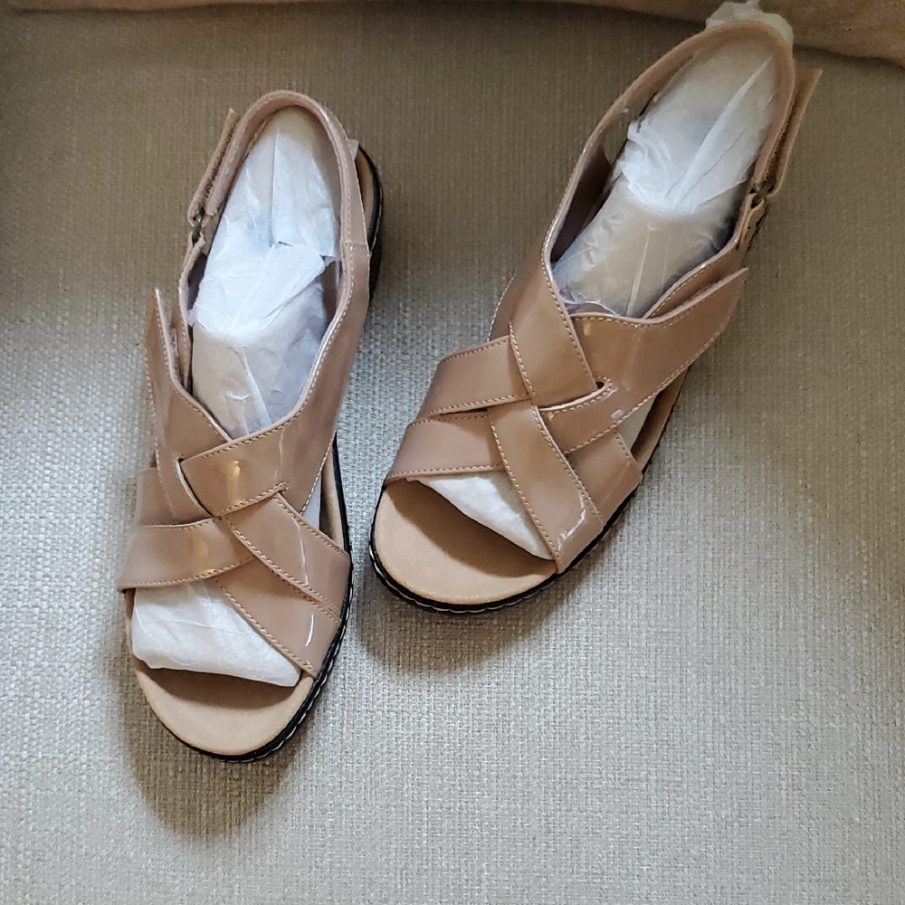 Clarks Collection Sandals Merliah Echo Praline Patent Size 9